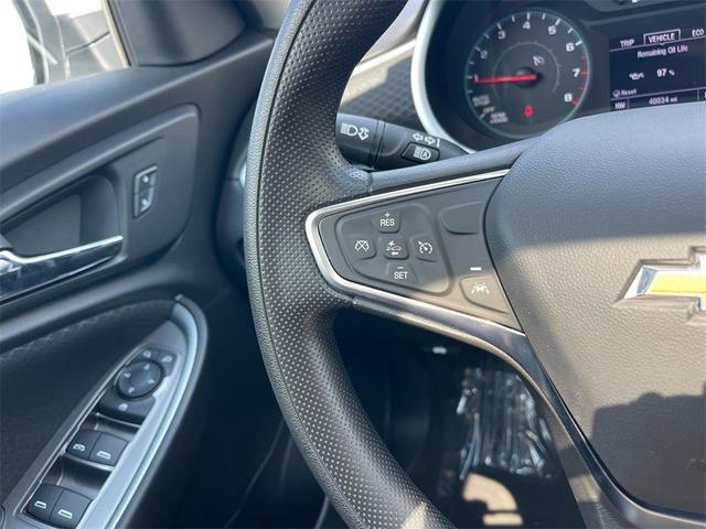 Photo of 2024 Summit White Chevrolet Malibu