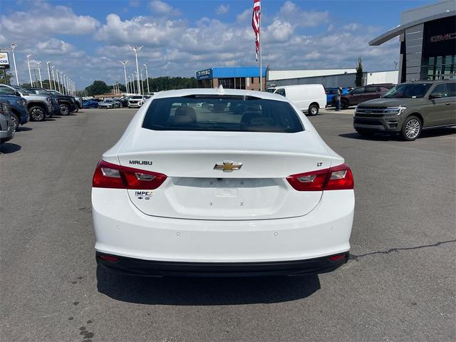 Photo of 2024 Summit White Chevrolet Malibu