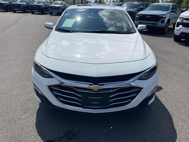 Photo of 2024 Summit White Chevrolet Malibu