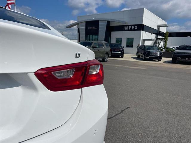 Photo of 2024 Summit White Chevrolet Malibu