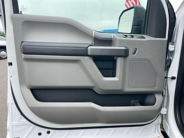 Photo of 2017 Oxford White Ford F-150