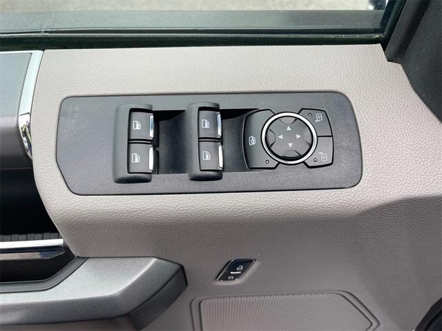 Photo of 2017 Oxford White Ford F-150