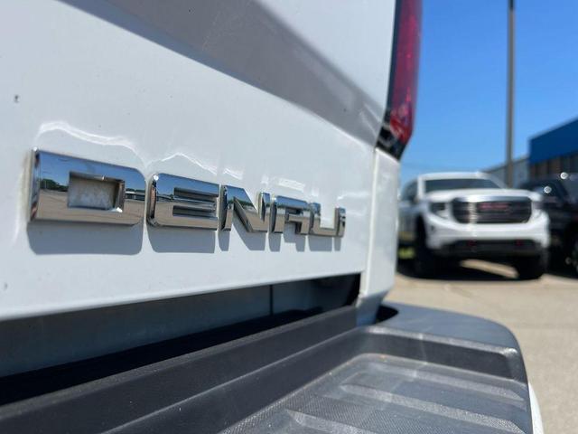Photo of 2016 Summit White GMC Sierra 3500