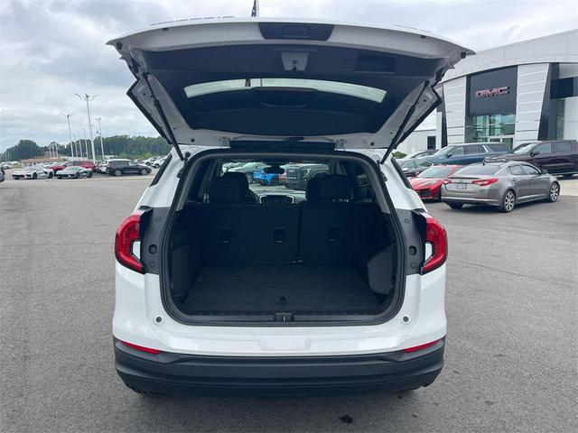 Photo of 2024 Summit White GMC Terrain