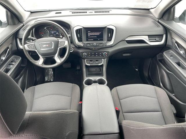Photo of 2024 Summit White GMC Terrain