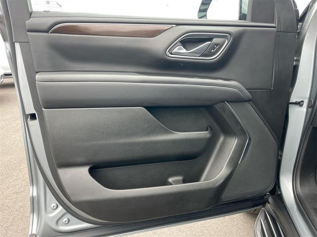 Photo of 2024 Gray GMC Yukon XL