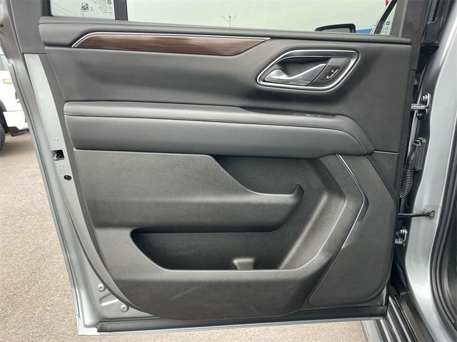 Photo of 2024 Gray GMC Yukon XL