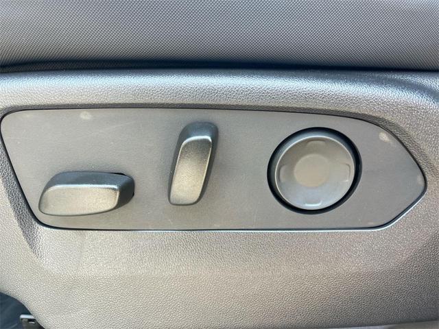 Photo of 2023 Interstellar White GMC HUMMER EV Pickup