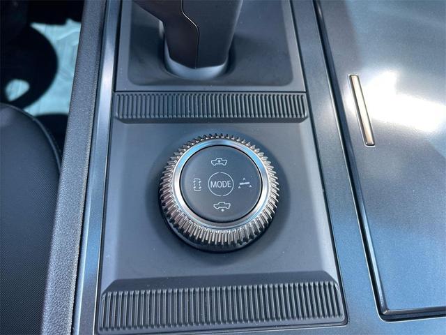 Photo of 2023 Interstellar White GMC HUMMER EV Pickup
