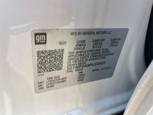 Photo of 2023 Interstellar White GMC HUMMER EV Pickup