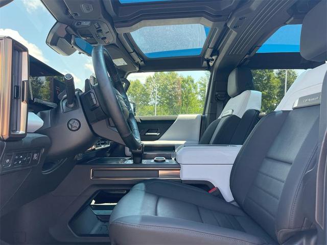 Photo of 2023 Interstellar White GMC HUMMER EV Pickup