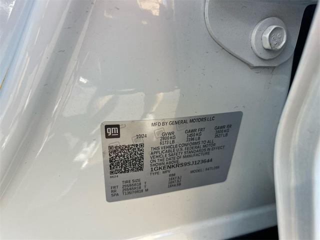 Photo of 2025 Summit White GMC Acadia