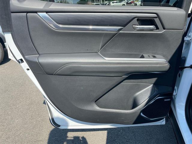 Photo of 2025 Summit White GMC Acadia