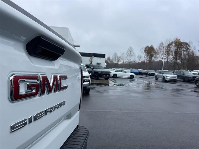 Photo of 2024 Summit White GMC Sierra 1500