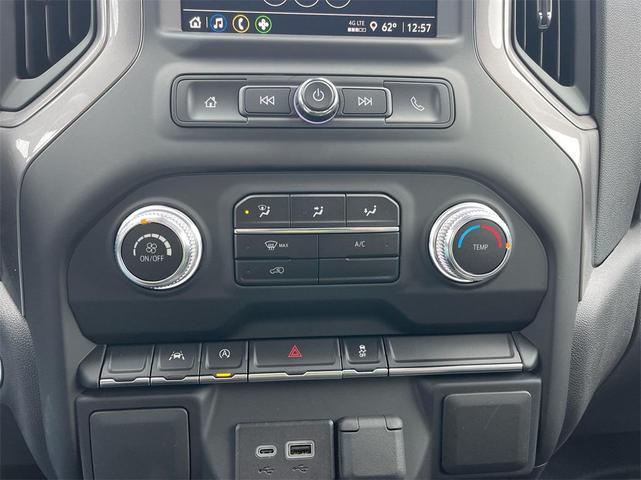 Photo of 2024 Summit White GMC Sierra 1500
