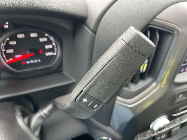 Photo of 2024 Summit White GMC Sierra 1500