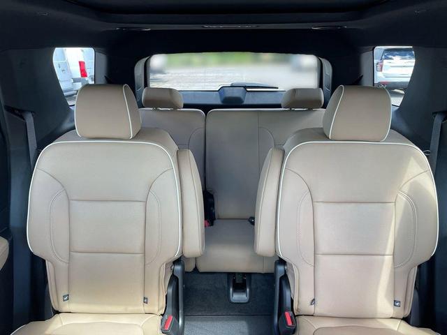 Photo of 2023 Sterling Gray Metallic Chevrolet Traverse