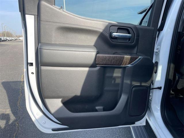 Photo of 2021 White Frost Tricoat GMC Sierra 1500