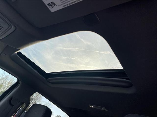 Photo of 2021 White Frost Tricoat GMC Sierra 1500