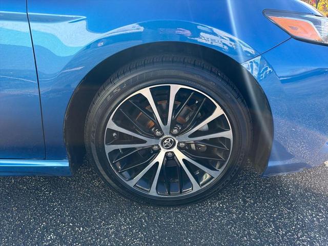 Photo of 2018 Blue Toyota Camry