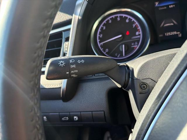Photo of 2018 Blue Toyota Camry