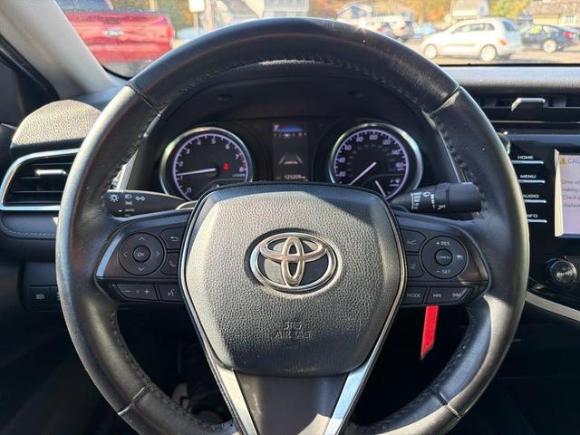 Photo of 2018 Blue Toyota Camry