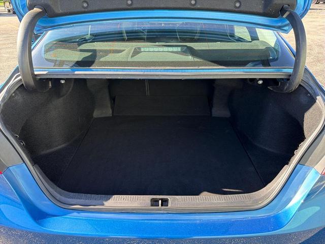 Photo of 2018 Blue Toyota Camry