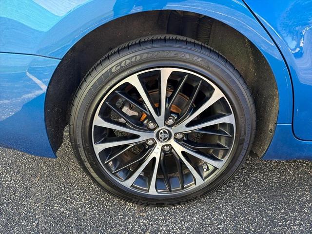 Photo of 2018 Blue Toyota Camry