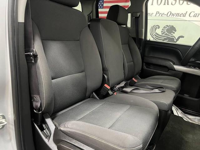 Photo of 2017 Silver Ice Metallic Chevrolet Silverado 2500