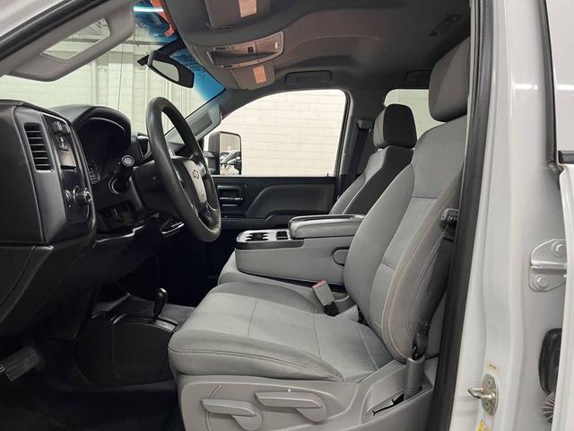 Photo of 2018 Summit White Chevrolet Silverado 2500