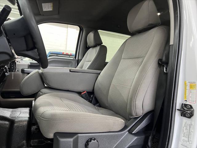 Photo of 2022 Oxford White Ford F-250