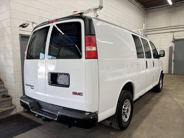Photo of 2014 Summit White GMC Savana 2500