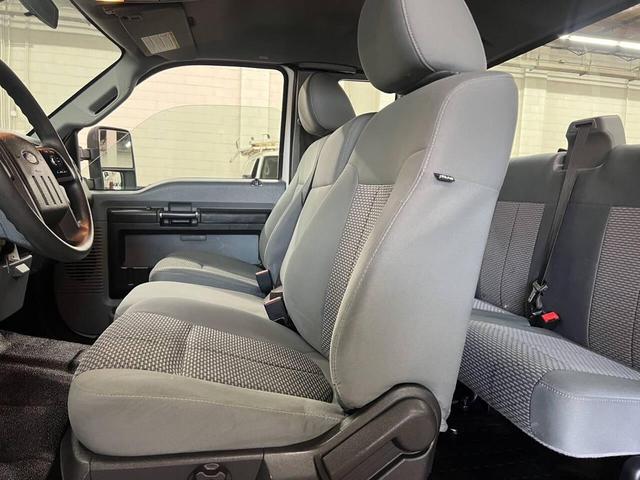 Photo of 2013 Oxford White Ford F-350