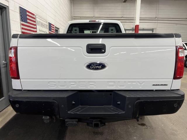 Photo of 2015 Oxford White Ford F-250