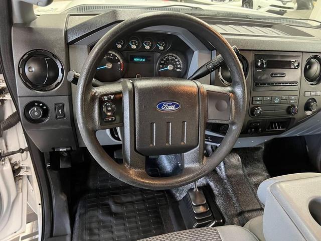 Photo of 2015 Oxford White Ford F-250