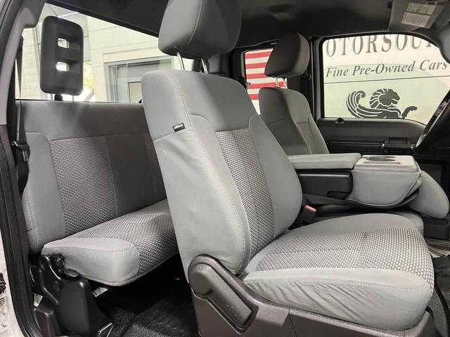 Photo of 2015 Oxford White Ford F-250
