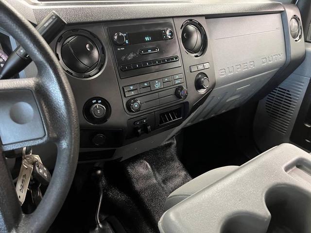 Photo of 2015 Oxford White Ford F-250