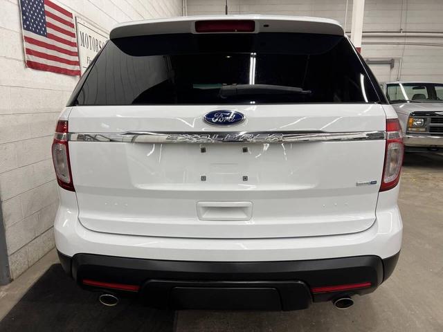 Photo of 2015 Oxford White Ford Explorer