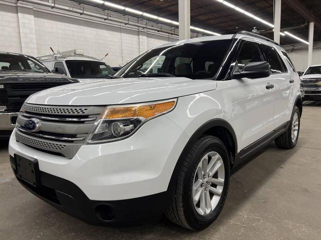 Photo of 2015 Oxford White Ford Explorer