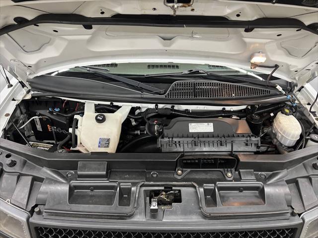 Photo of 2018 Summit White Chevrolet Express 2500