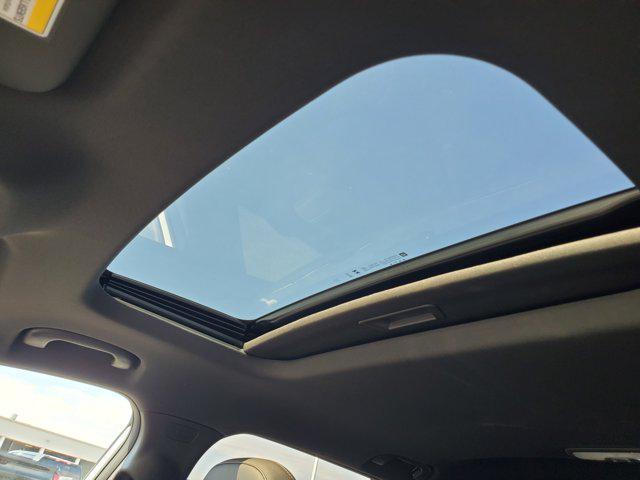 Photo of 2025 Summit White Chevrolet Trax