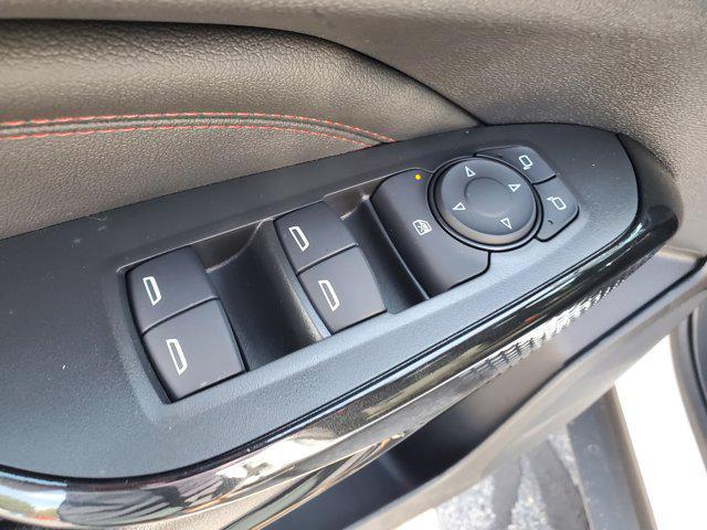 Photo of 2025 Summit White Chevrolet Trax