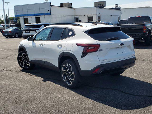 Photo of 2025 Summit White Chevrolet Trax