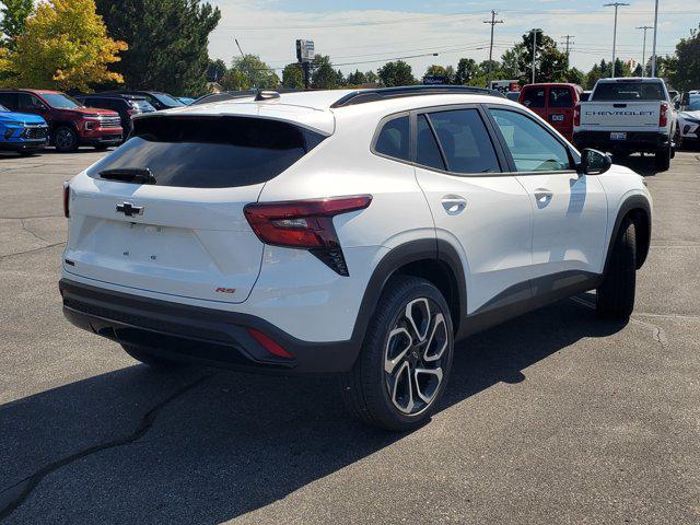 Photo of 2025 Summit White Chevrolet Trax