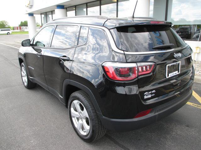 Photo of 2019 Diamond Black Crystal Pearlcoat Jeep Compass