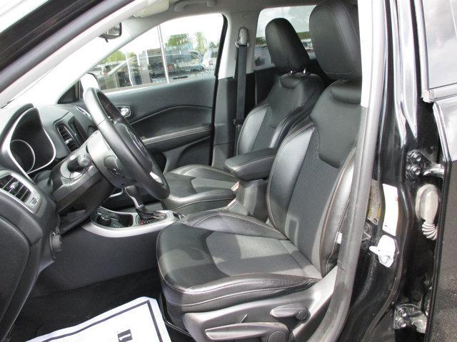 Photo of 2019 Diamond Black Crystal Pearlcoat Jeep Compass