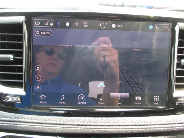 Photo of 2024 Bright White Clearcoat Chrysler Pacifica Hybrid