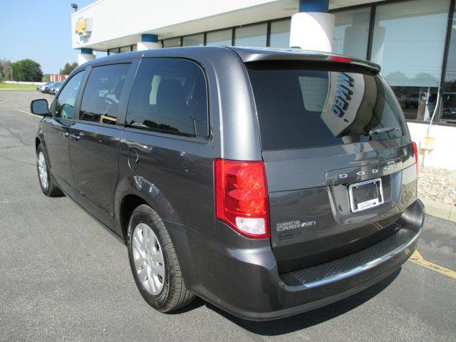 Photo of 2018 Granite Pearlcoat Dodge Grand Caravan