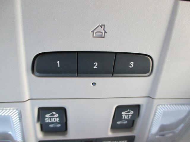 Photo of 2021 White Frost Tricoat GMC Acadia