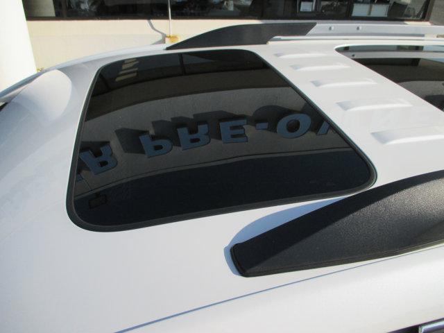 Photo of 2021 White Frost Tricoat GMC Acadia